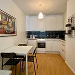 Tranquil Studio Near Nature, Free Parking& Wifi