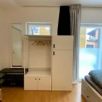 Tranquil Studio Near Nature, Free Parking& Wifi
